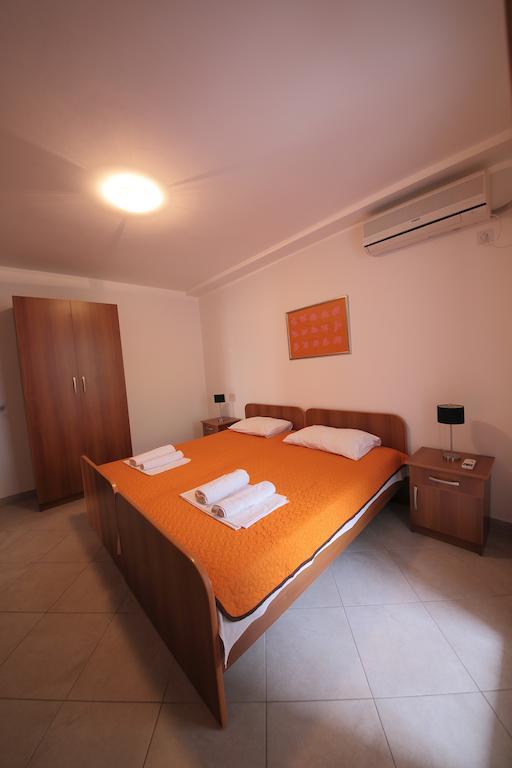 Guest House Zenovic Petrovac Exterior foto