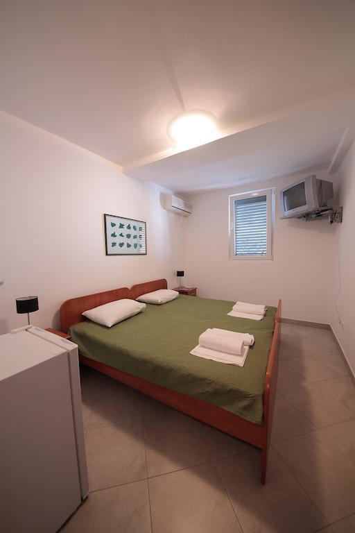 Guest House Zenovic Petrovac Exterior foto